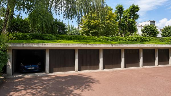 Face au Bois de Vincennes - Appartement familial de 100 m² avec balcon, box, cave et chambre de service, Vincennes 94300