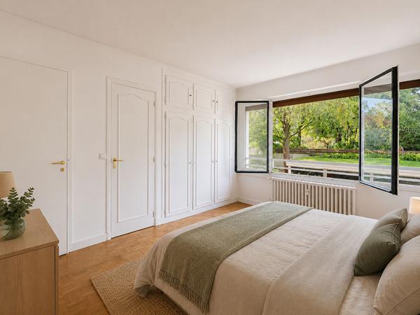 Face au Bois de Vincennes - Appartement familial de 100 m² avec balcon, box, cave et chambre de service, Vincennes 94300
