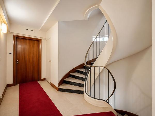 Face au Bois de Vincennes - Appartement familial de 100 m² avec balcon, box, cave et chambre de service, Vincennes 94300