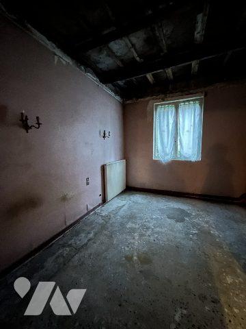 maison de plain-pied avec cour et coin vert