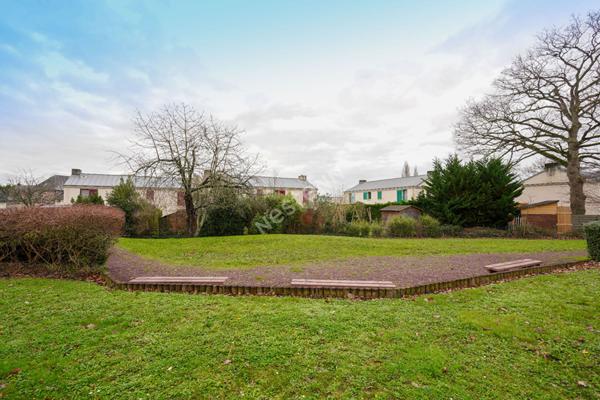 Investissement locatif CHARTRES-DE-BRETAGNE - Appartement 3 pièces duplex - 53m2 (60m2 au sol) - Terrasse SUD