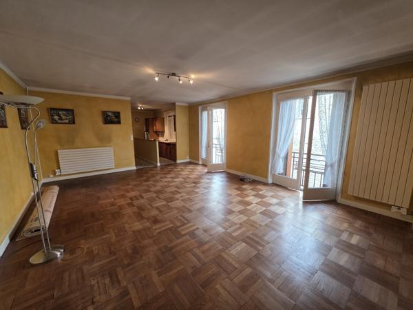 Milly-la-Forêt (91490) Appartement 142 m² sur la place de Milly ! Devis travaux et Prime rénove fournis