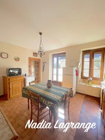 CHARMANTE MAISON EN PIERRE AVEC DEPENDANCES