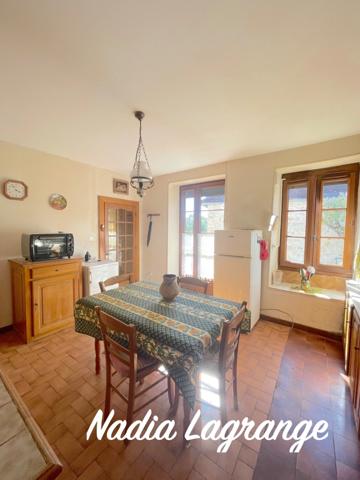 ENSEMBLE IMMOBILIER EN PIERRE EN L AVEC DÉPENDANCES