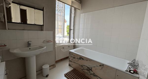 À vendre Maison 9 pièces 194 m² - Orléans 45000