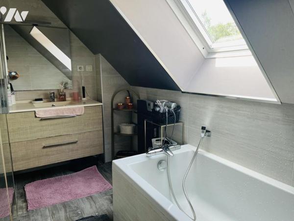 A VENDRE BAUD proche centre ville maison avec piscine -REF 40N