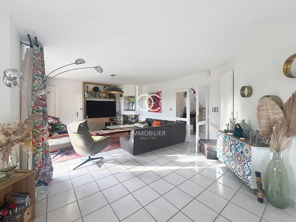 PLOEREN Maison 8 pièces 187 m²