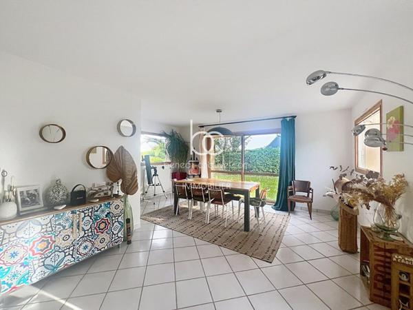 PLOEREN Maison 8 pièces 187 m²