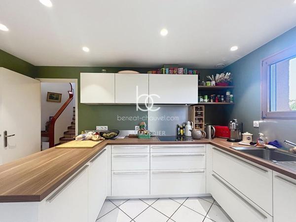 PLOEREN Maison 8 pièces 187 m²