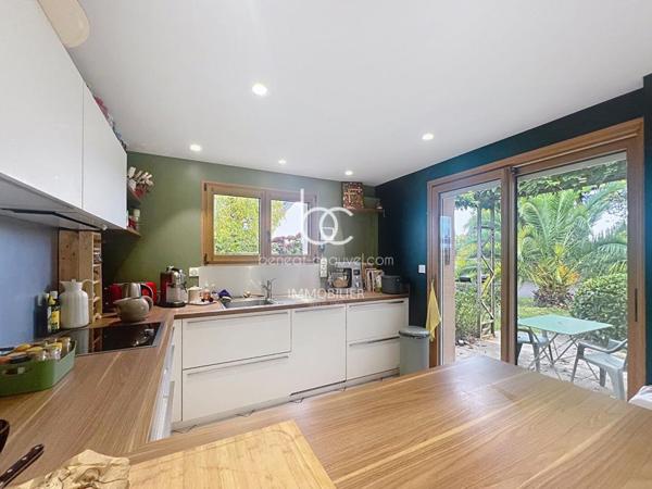PLOEREN Maison 8 pièces 187 m²
