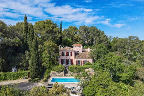 A vendre - Maison Bourgeoise du XIXème siècle - Aix-en-Provence - Vue Sainte Victoire