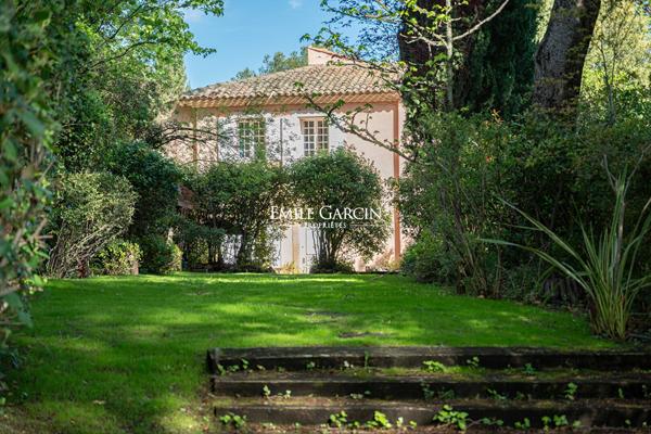 A vendre - Maison Bourgeoise du XIXème siècle - Aix-en-Provence - Vue Sainte Victoire