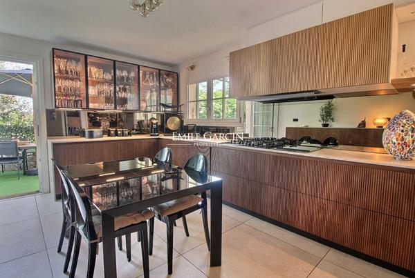 A vendre - Maison Bourgeoise du XIXème siècle - Aix-en-Provence - Vue Sainte Victoire