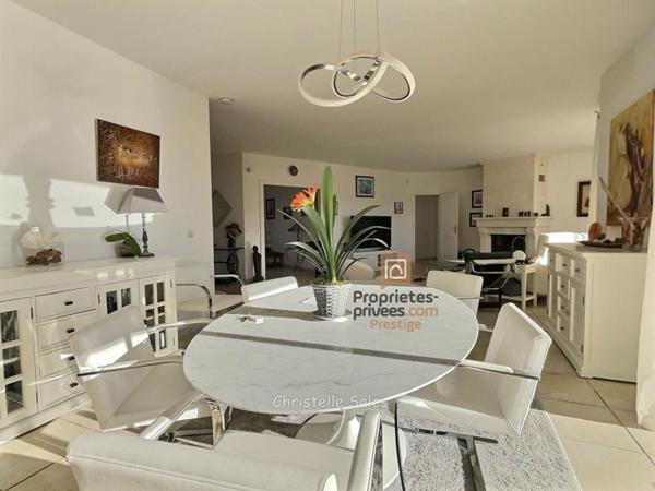 Villa  7 pièce(s) 185 m2 avec piscine proche fréjus