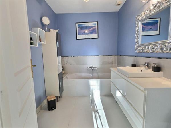 Villa  7 pièce(s) 185 m2 avec piscine proche fréjus