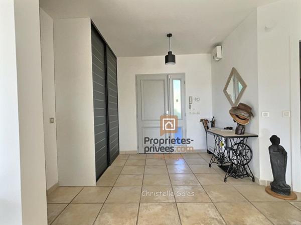 Villa  7 pièce(s) 185 m2 avec piscine proche fréjus