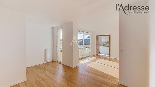 PUTEAUX/Centre ville 4/5 pièces de 97 m² avec parking boxé, 3 balcons