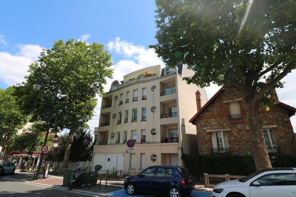 Appartement 3 Pièces à LOUER- 2 Chambres - Terrasse et parking