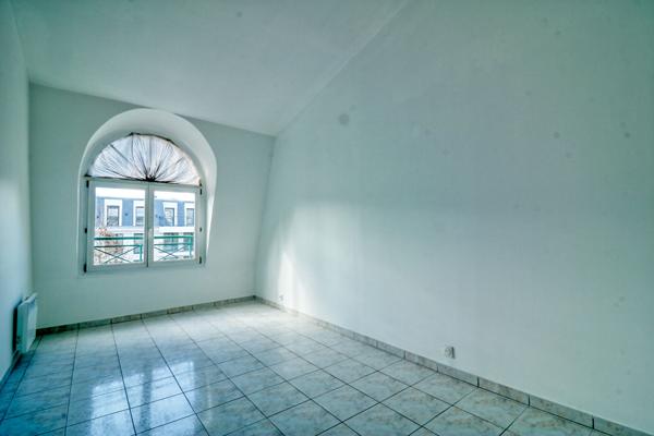 Appartement 3 Pièces à LOUER- 2 Chambres - Terrasse et parking