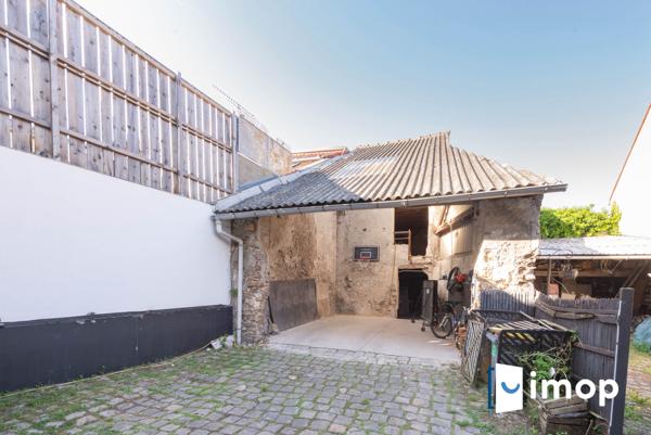 Maison individuelle de 4 chambres avec grange sur terrain de 730m²