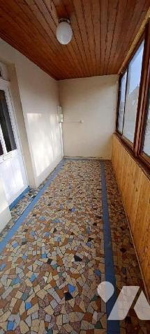 BRANGES,  - Un immeuble de rapport composé de deux logements.

-Un appartement, d'environ 70 m²...