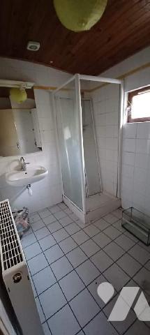 BRANGES,  - Un immeuble de rapport composé de deux logements.

-Un appartement, d'environ 70 m²...