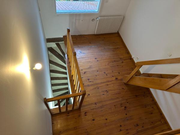 MAISON de VILLE ENTIEREMENT REFAIT A NEUF LUZARCHES