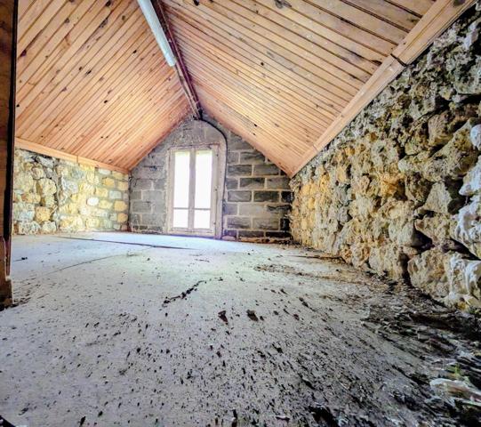 MAISON de VILLE ENTIEREMENT REFAIT A NEUF LUZARCHES