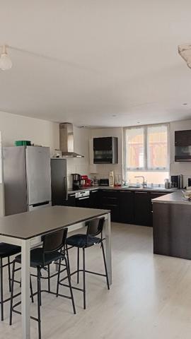 Charmante maison 3 pièces avec piscine et un studio  proche du centre-ville de Saujon.