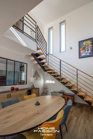 LES MATHES  MAISON CONTEMPORAINE DE 2023 DANS RÉSIDENCE PRIVÉE INTIMISTE