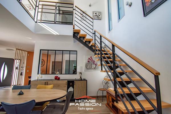 LES MATHES  MAISON CONTEMPORAINE DE 2023 DANS RÉSIDENCE PRIVÉE INTIMISTE