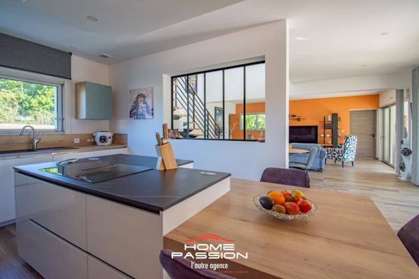 LES MATHES  MAISON CONTEMPORAINE DE 2023 DANS RÉSIDENCE PRIVÉE INTIMISTE