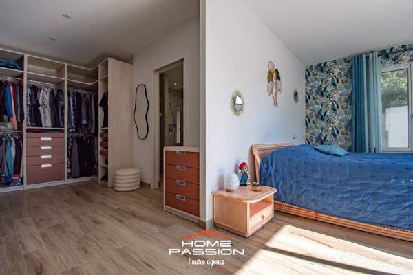 LES MATHES  MAISON CONTEMPORAINE DE 2023 DANS RÉSIDENCE PRIVÉE INTIMISTE