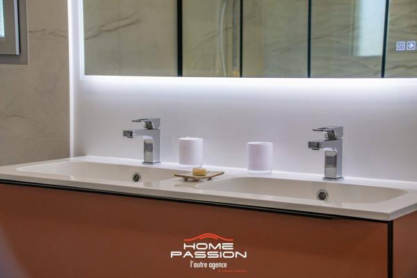 LES MATHES  MAISON CONTEMPORAINE DE 2023 DANS RÉSIDENCE PRIVÉE INTIMISTE