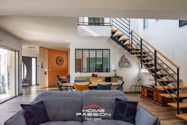 LES MATHES  MAISON CONTEMPORAINE DE 2023 DANS RÉSIDENCE PRIVÉE INTIMISTE