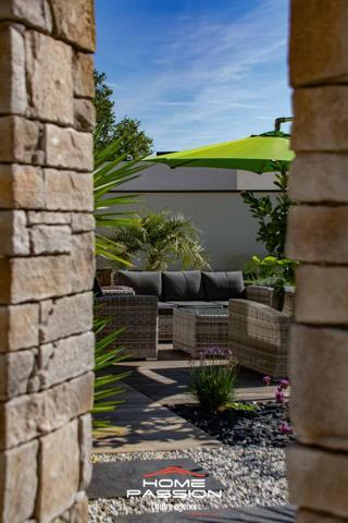 LES MATHES  MAISON CONTEMPORAINE DE 2023 DANS RÉSIDENCE PRIVÉE INTIMISTE