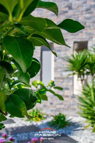 LES MATHES  MAISON CONTEMPORAINE DE 2023 DANS RÉSIDENCE PRIVÉE INTIMISTE