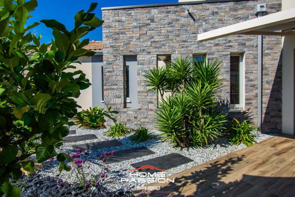 LES MATHES  MAISON CONTEMPORAINE DE 2023 DANS RÉSIDENCE PRIVÉE INTIMISTE