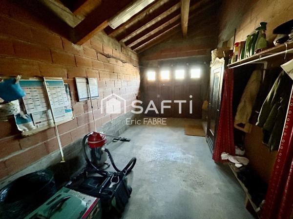 Maison salon salle manger 3 chambres, mezzanine, sous-sol complet, jardin, terrasse, garage