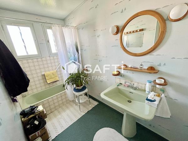 Maison salon salle manger 3 chambres, mezzanine, sous-sol complet, jardin, terrasse, garage