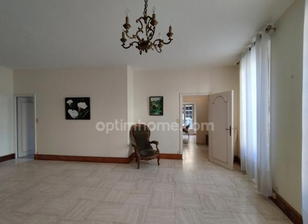 ANGOULEME. Maison 145 m², 4 chambres, jardin clos.