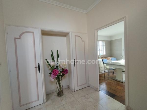 ANGOULEME. Maison 145 m², 4 chambres, jardin clos.