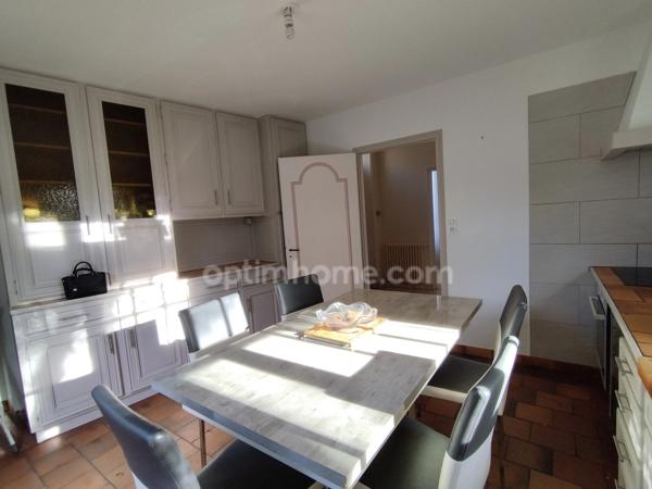 ANGOULEME. Maison 145 m², 4 chambres, jardin clos.