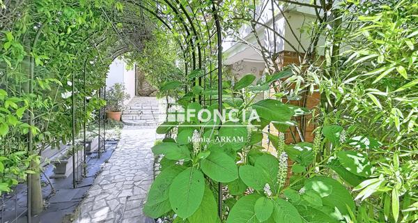À vendre Maison 10 pièces 241 m² - Romainville 93230