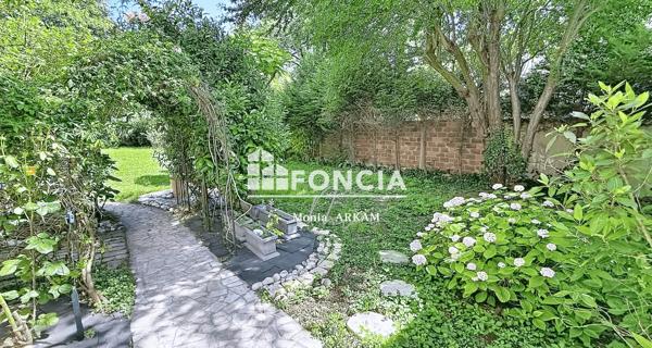 À vendre Maison 10 pièces 241 m² - Romainville 93230