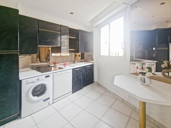 Bureaux Cannes 77.34 m2 pour profession libérale, garage.