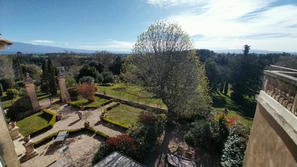 Loriol-du-Comtat (84870) DOMAINE D’EXCEPTION AU CŒUR DU COMTAT VENAISSIN – Vue panoramique Mont Ventoux, chevaux, vignes..