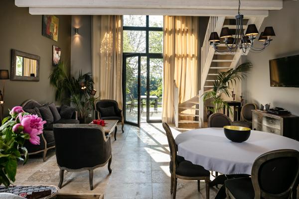 Loriol-du-Comtat (84870) DOMAINE D’EXCEPTION AU CŒUR DU COMTAT VENAISSIN – Vue panoramique Mont Ventoux, chevaux, vignes..