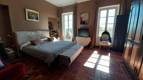 Loriol-du-Comtat (84870) DOMAINE D’EXCEPTION AU CŒUR DU COMTAT VENAISSIN – Vue panoramique Mont Ventoux, chevaux, vignes..