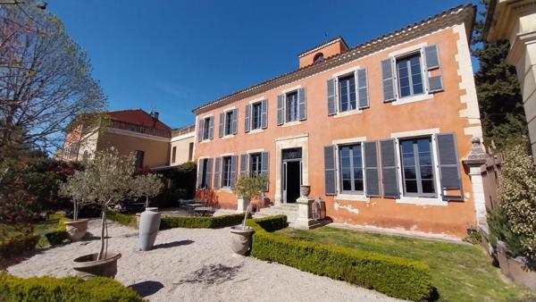 Loriol-du-Comtat (84870) DOMAINE D’EXCEPTION AU CŒUR DU COMTAT VENAISSIN – Vue panoramique Mont Ventoux, chevaux, vignes..